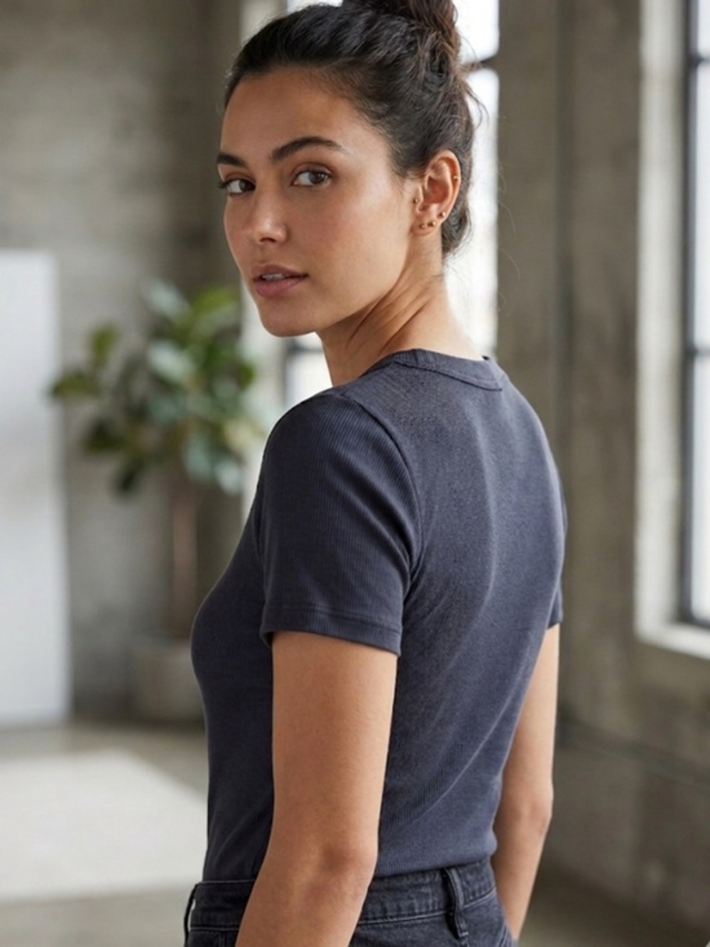 Ribbed Short-Sleeve Crewneck Cotton Stretch Top in Navy Blue NWOT